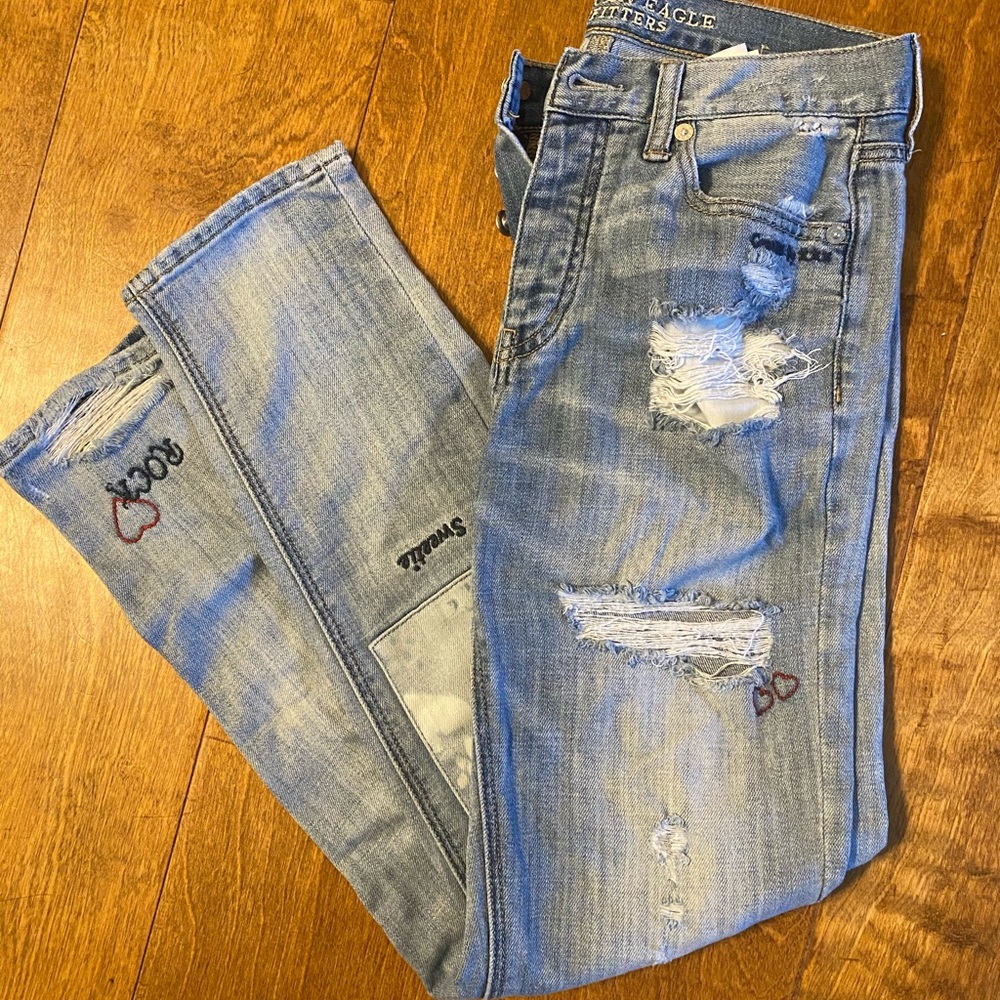 AE Vintage High Rise Embroidered Distressed Jeans